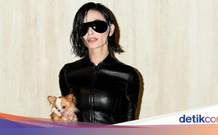 Demi Moore Tampil Dramatis dengan Rambut Bob di Milan Fashion Week Gucci
