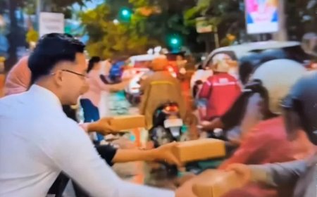 BRI BO HR Muhammad Surabaya Semarakkan Ramadan 1447 H dengan Aksi Sosial Bagi-Bagi Takjil