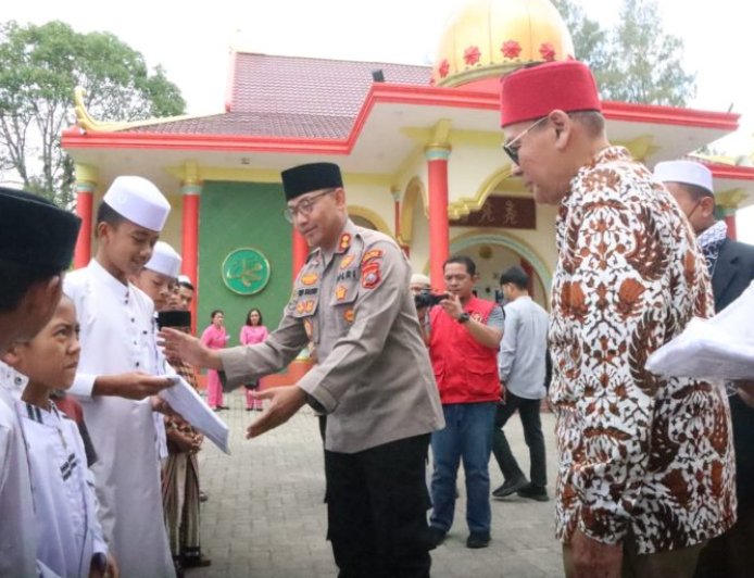 Polres Tanah Karo Gelar Bakti Sosial Ramadan di Masjid Muhammad Chang Ho Pererat Silaturahmi