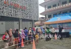 UBSI Jatiwaringin Tanamkan Karakter Sosial Lewat Program Berbagi Nasi Box Ramadhan