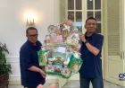 Rismon Sianipar Terima Parcel Besar Usai Audiensi dengan Wapres Gibran soal Ijazah Jokowi