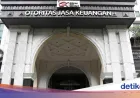 OJK Hukum POSA & SBAT, Benny Tjokro Dilarang Terlibat di Emiten Seumur Hidup