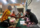 Penyintas Banjir Tapsel Tetap Antusias Bayar Zakat Fitrah di Masjid At-Taqwa