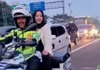 Pemudik Panik Tertinggal di Tol Cipali, Akhirnya Diantar Polisi Bertemu Keluarga