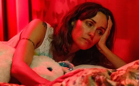 Review If I Had Legs I'd Kick You: Rose Byrne dalam Thriller Keluarga yang Mencekam