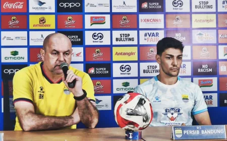 Pelatih Persib Prediksi Laga Lawan Persebaya Akan Sengit dan Penuh Intensitas