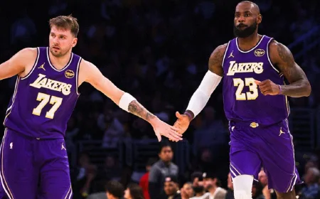 Duet Doncic-LeBron James Bawa Lakers Menang Telak atas Warriors 129-101