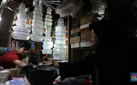 Warga Indonesia Juara 1 Konsumsi Mikroplastik Dunia, Ini 5 Sumber Utamanya