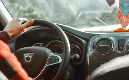 4 Tips Mengemudi Mobil Aman Saat Cuaca Panas Terik yang Wajib Diketahui