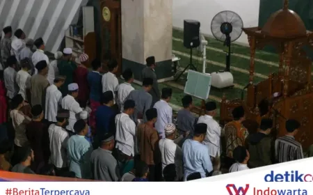 Jadwal Tarawih Pertama 2026: Perbedaan Muhammadiyah dan Pemerintah