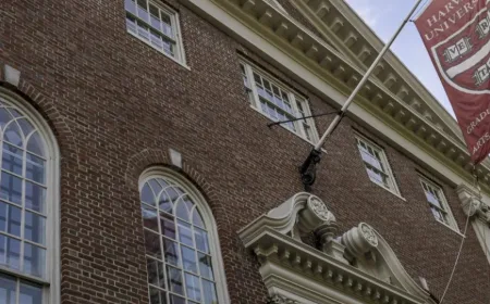 Pentagon Larang Investasi di Perguruan Tinggi Ivy League dan Mitra AI, Antariksa