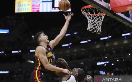 Bam Adebayo Pimpin Miami Heat Tundukkan Houston Rockets 115-105
