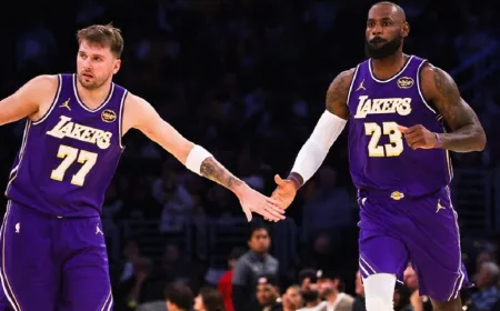 Duet Doncic-LeBron James Bawa Lakers Menang Telak atas Warriors 129-101