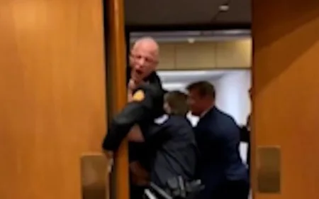 Veteran Marinir AS Diusir Kongres Usai Serukan 'Tak Ada yang Mau Perang untuk Israel'