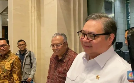 Fitch Resah Beban APBN dari Program MBG, Airlangga Tegaskan Rockefeller Sebut Untung 7 Kali Lipat