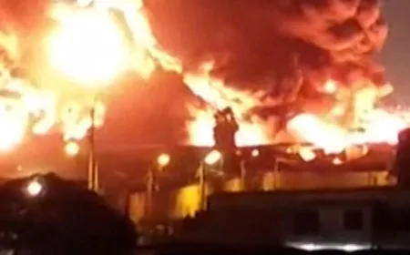 Kebakaran Hebat Gudang Kasur di Peru: 130 Damkar Dikerahkan Atasi Api