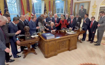 Pemuka Agama AS Doakan Trump di Gedung Putih di Tengah Ketegangan Iran