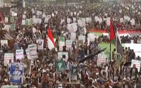 Ribuan Pendukung Houthi Gelar Aksi Solidaritas untuk Iran dan Lebanon di Sanaa
