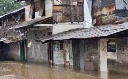 Banjir Setinggi 1,5 Meter Rendam Permukiman Bencongan Tangerang, Warga Temukan Ular