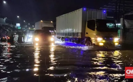 Banjir Akibat Hujan Semalaman di Kota Tangerang Ganggu Arus Lalu Lintas