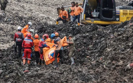 Tim SAR Kembali Temukan Jasad Korban Longsor di TPST Bantargebang, Total 5 Meninggal