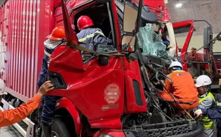 Kecelakaan Terowongan Deo But: 2 Orang Terluka Terjebak di Kabin Truk