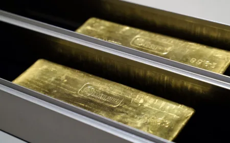 Harga Emas Turun Lagi: Momen Tepat Jual atau Beli Emas Saat Ini?