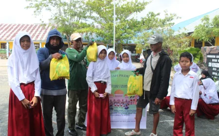 HUT SDN 1 Batuah di Ramadhan: Aksi Sosial Peduli Sesama untuk Penarik Becak