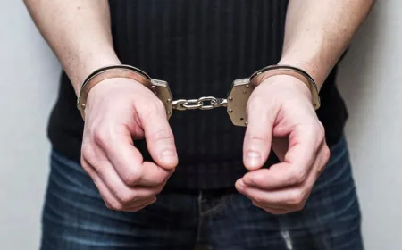 Spesialis Pencuri Toko di Limbangan Garut Diringkus Usai Bobol Pagar dan Panjat Tembok