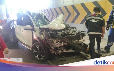 Kecelakaan Beruntun 7 Kendaraan di Tol JORR Akibat Truk Rem Blong