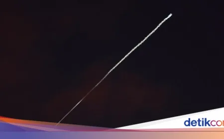 Iran Lancarkan Serangan Rudal Hipersonik ke Pangkalan AS-Israel di Teluk