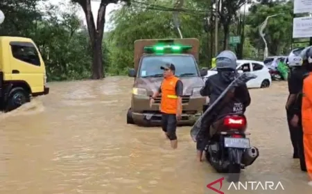Tim Gabungan Tanggap Cepat Atasi Banjir di Jalur Lintasan Presiden RI di Bogor