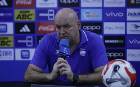 Respons Bojan Hodak Soal Peluang Persib Bandung Juara Super League 2025-2026