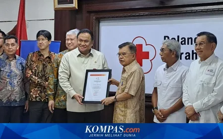 Rachmat Gobel Serahkan Ribuan Radio untuk Korban Banjir Sumatera Lewat JK