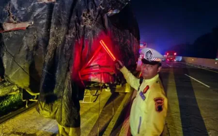 Kecelakaan Bus Tabrak Truk di Tol Semarang-Batang, 8 Orang Luka-Luka