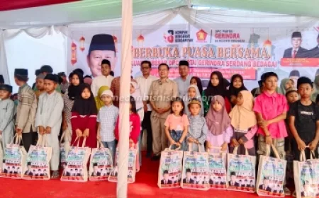 Partai Gerindra Sergai Gelar Buka Puasa Bersama dan Bagikan Ratusan Paket Idulfitri Anak Yatim