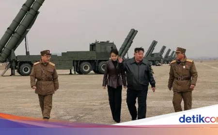 Kim Jong Un Pamerkan Kekuatan Nuklir Korut Lewat Uji Rudal Balistik