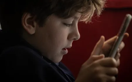 Anak Tantrum Karena Kecanduan Gadget dan Medsos? Ini 3 Solusi Ampuh dari Menkes