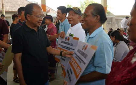 Gubernur Koster Salurkan Bantuan Rp1,26 Miliar untuk Korban Banjir Bandang Buleleng