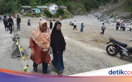 Penyintas Longsor Padang Panjang Kembali Cari Keluarga Hilang Jelang Lebaran