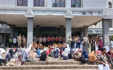 Korban Banjir Bireuen Geruduk Kantor Bupati Desak Pemenuhan Hak
