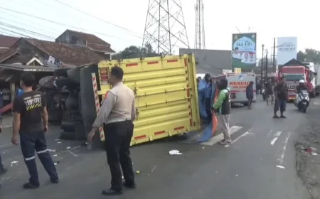 Kecelakaan Jalur Mudik Sumedang: 2 Pemotor Tewas Ditabrak Truk Boks Saat Lampu Merah