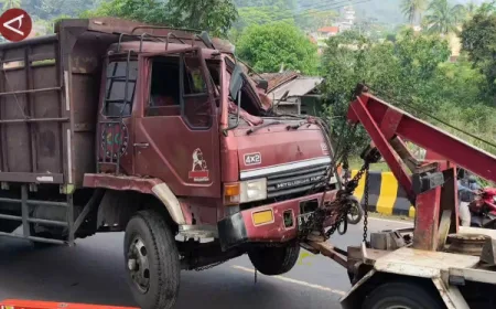 Kecelakaan Truk di Nagreg: Satu Tewas dan Satu Luka-Luka, Polisi Selidiki Penyebab