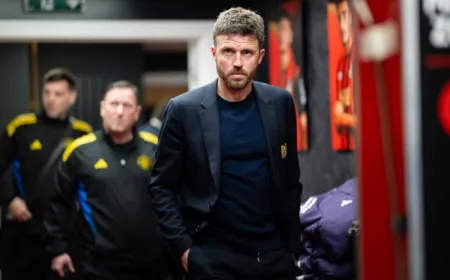 Michael Carrick Kritik Wasit Usai Manchester United Ditahan Bournemouth 2-2
