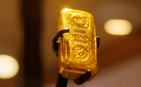 Emas Anjlok ke Level Terburuk 40 Tahun Gara-Gara Ketegangan Perang Timur Tengah