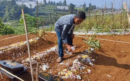 9 Makam Tanpa Nama Korban Longsor Pasirlangu Sepi Peziarah Saat Lebaran
