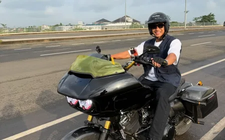 Cara Unik Rizky Ridho Habiskan Libur Lebaran: Silaturahmi Demi THR dengan Vespa Klasik