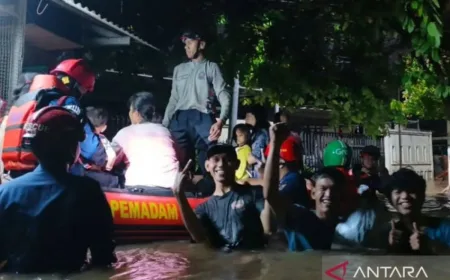 Banjir Melanda 9 RW di Ciracas Akibat Meluapnya Kali Cipinang