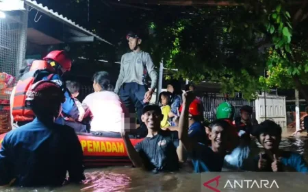 Banjir Kiriman dari Depok Rendam 10 RW di Ciracas, Jakarta Timur