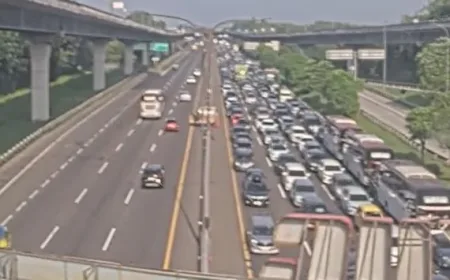 Macet Parah di Tol Japek Hari Kedua Lebaran Akibat Kecelakaan Beruntun KM 47